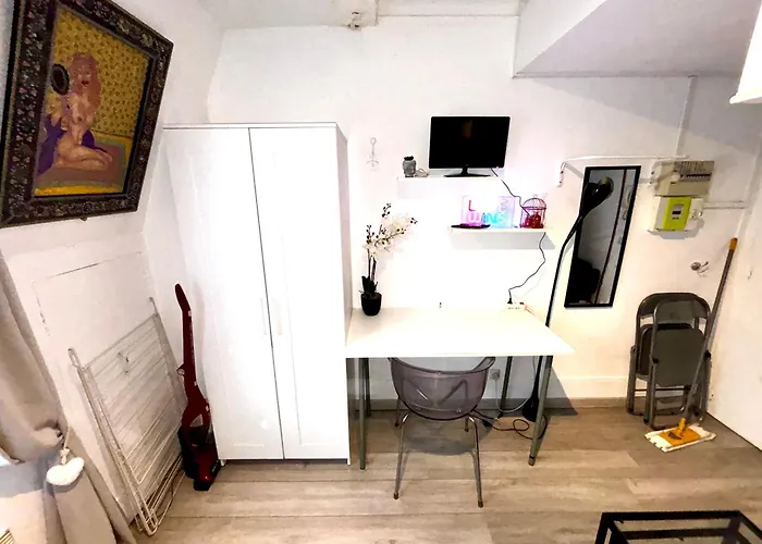 アパート In Montmartre パリ